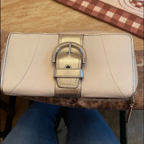 Coach leather light cream color and Gold zip around wallet Gold buckle NWOT - Picture 1 of 8
